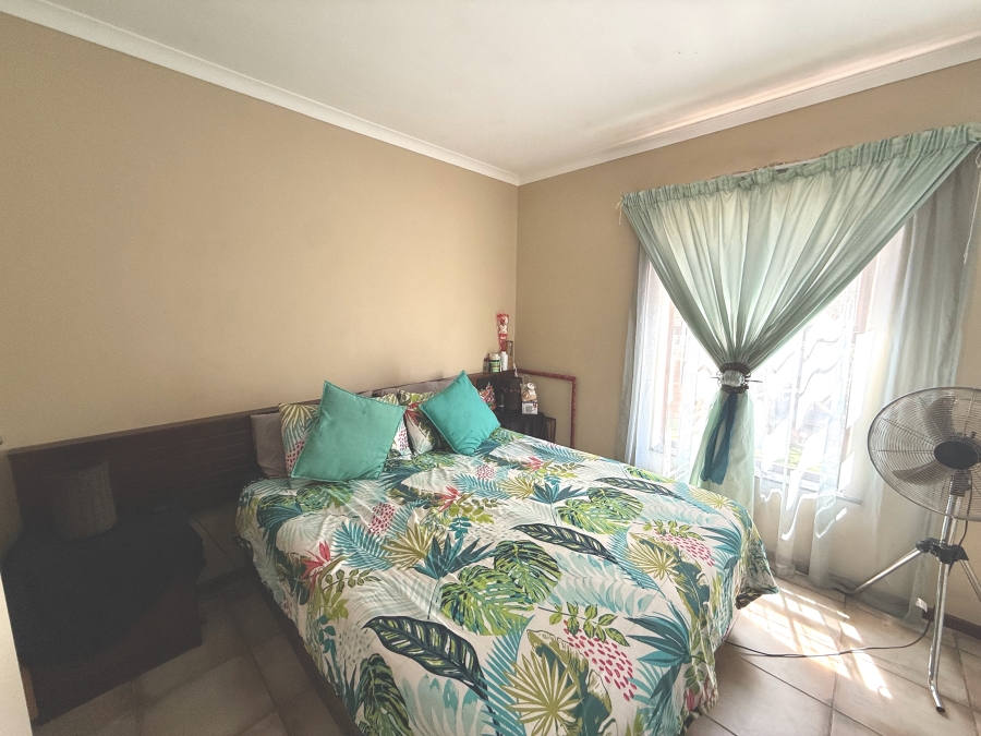 2 Bedroom Property for Sale in Table View Western Cape